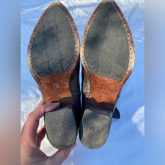 Moma western-style low boot. - Picture 9 of 11